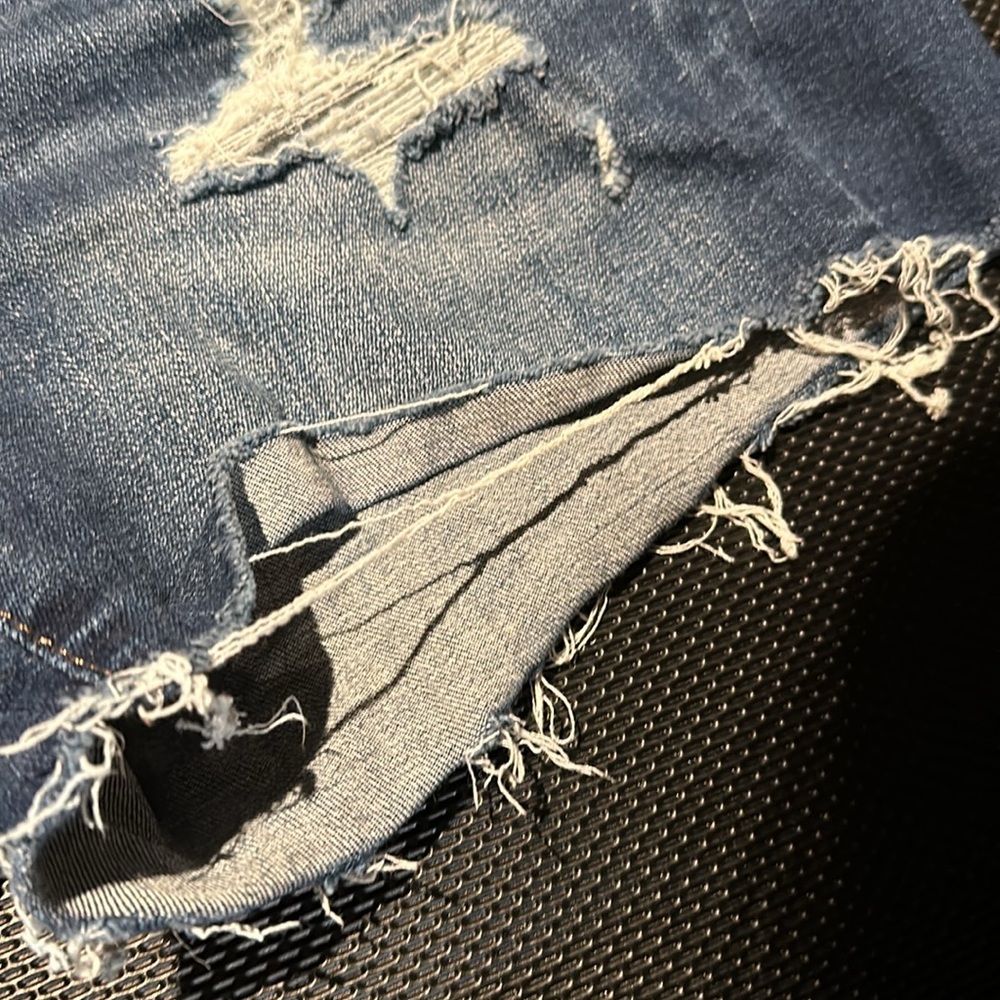 Universal Thread Denim Shorts High Rise midi - Picture 3 of 6
